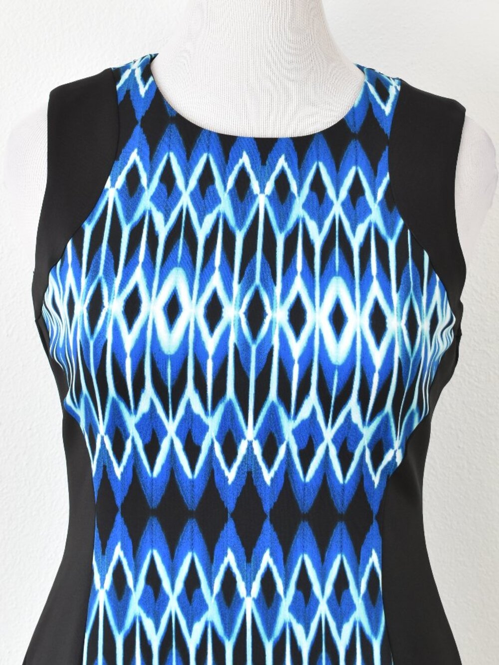 Calvin Klein Colorblock Printed Scuba Sheath Dress - 12 - Picture 2 of 8